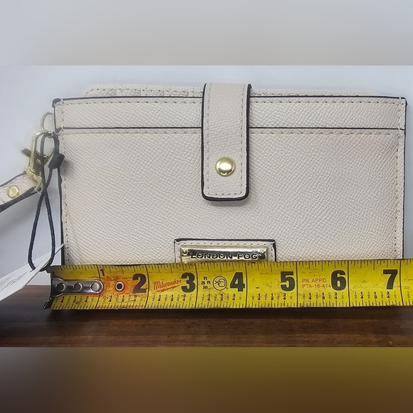 London Fog Sarina Wristlet Cream Caviar Embossed Zip-around Wallet Card Insert - Picture 11 of 12